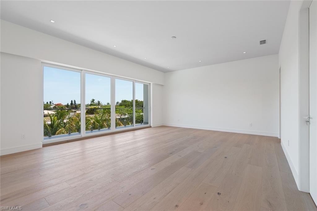 MARCO BEACH - Residential