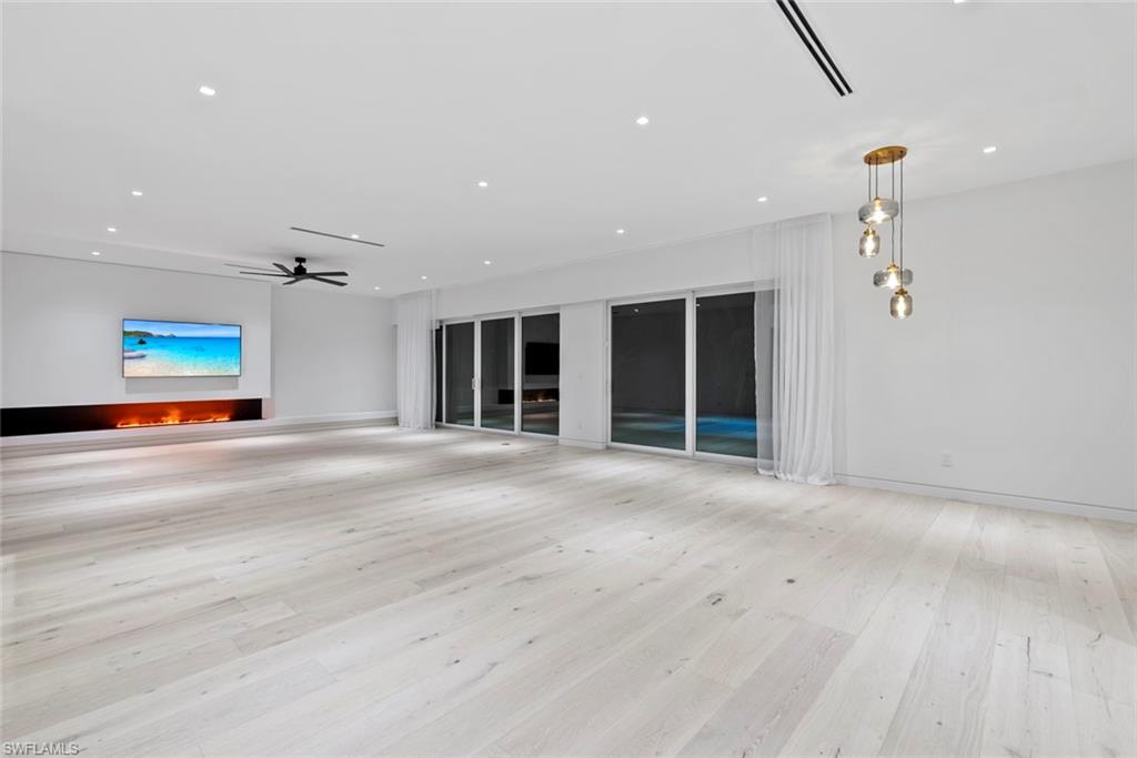 MARCO BEACH - Residential