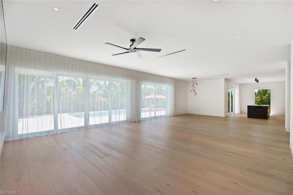 MARCO BEACH - Residential