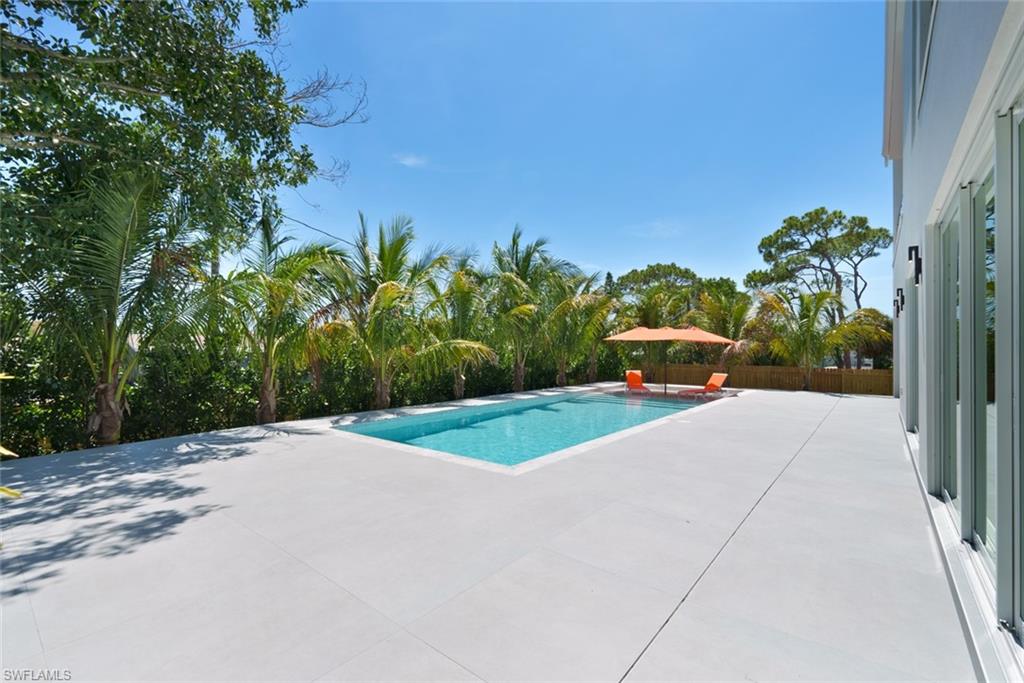 MARCO BEACH - Residential