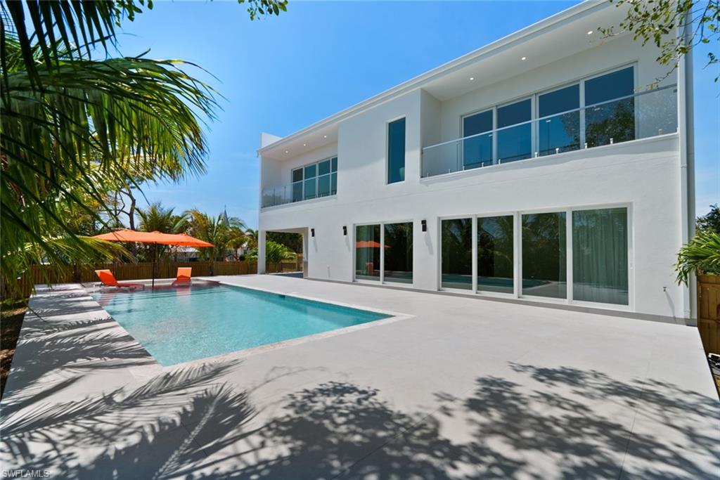 MARCO BEACH - Residential