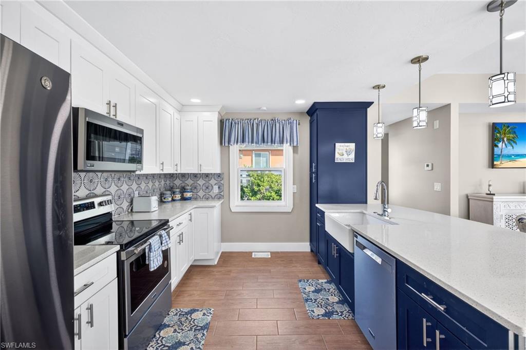 GULF ISLAND MANOR - Residential