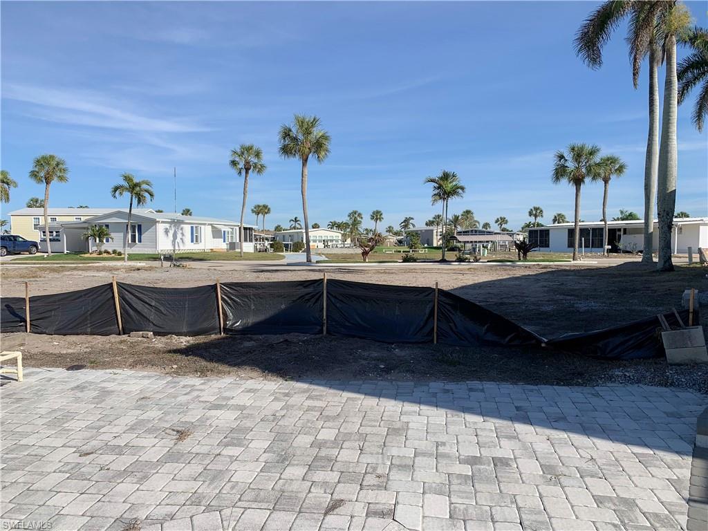 BAYSIDE ESTATES - Land