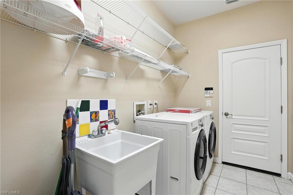 REFLECTION LAKES - Residential