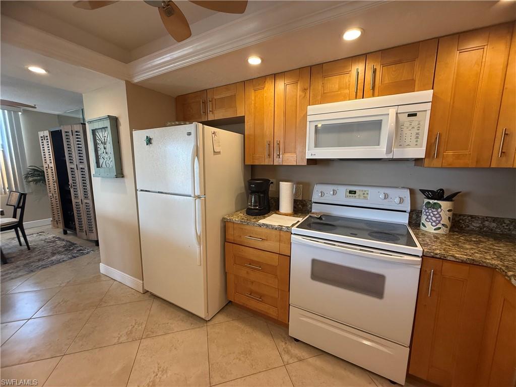 SCHOONER BAY - Residential Lease