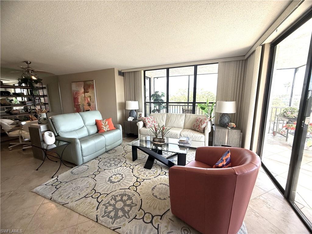 SCHOONER BAY - Residential Lease