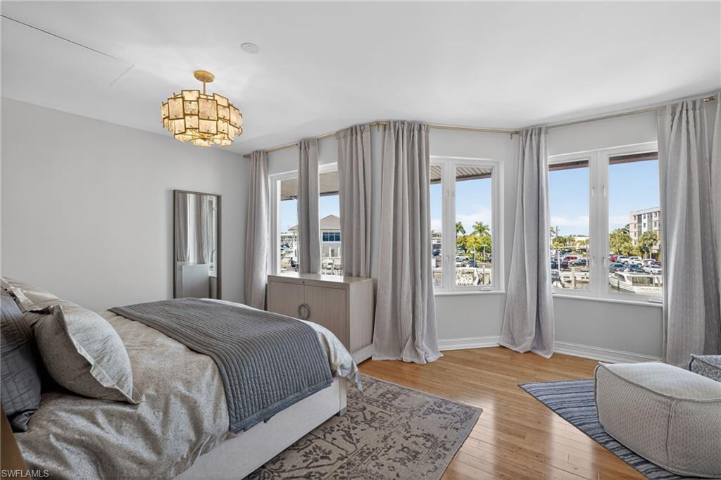 ROYAL HARBOR - Residential