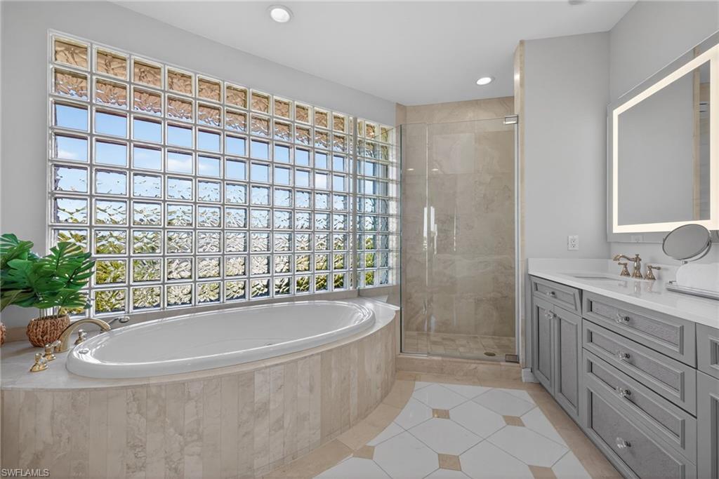 ROYAL HARBOR - Residential