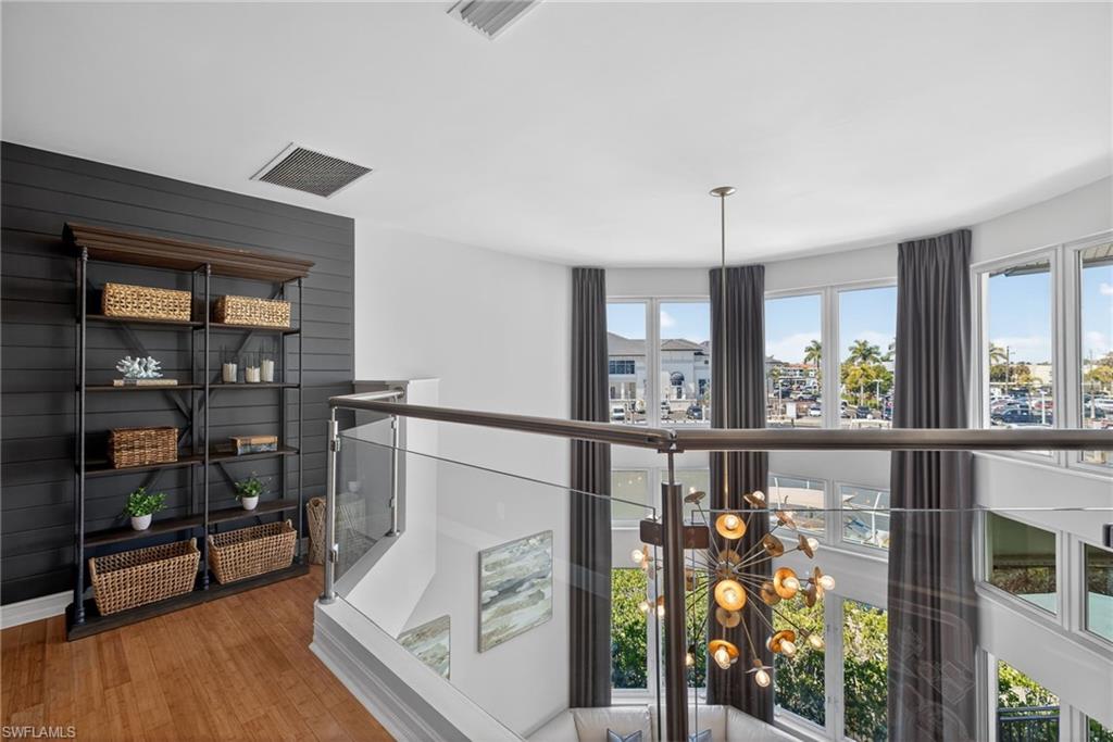 ROYAL HARBOR - Residential