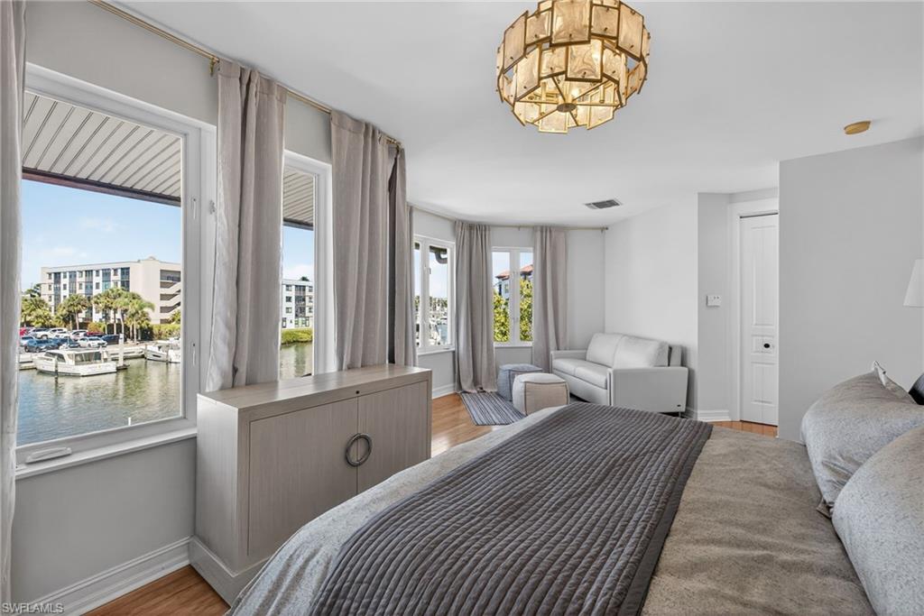 ROYAL HARBOR - Residential