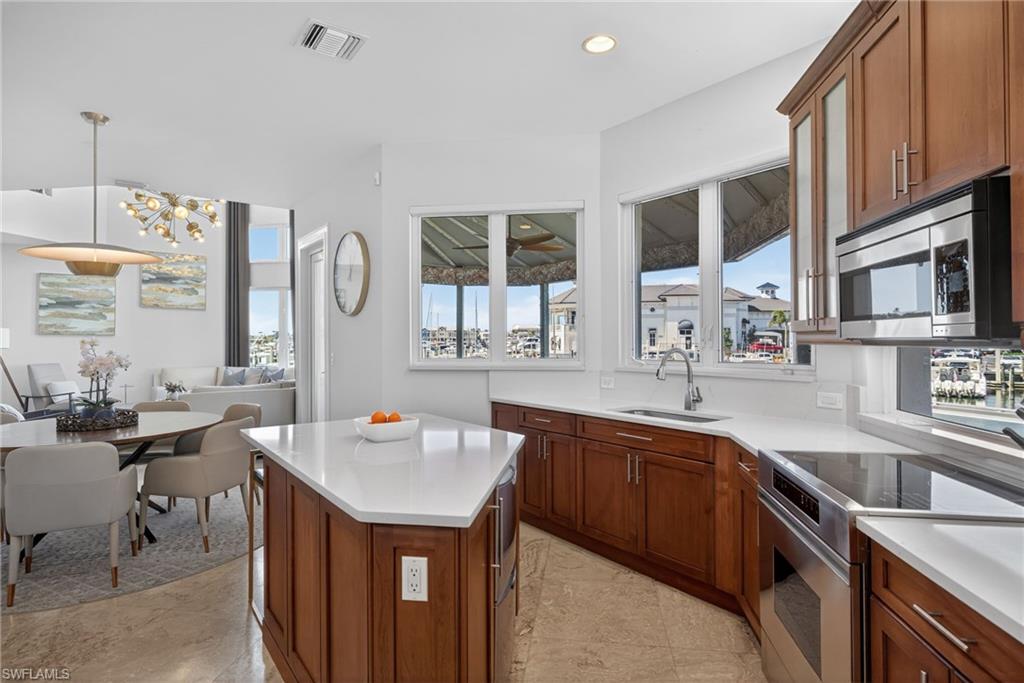 ROYAL HARBOR - Residential