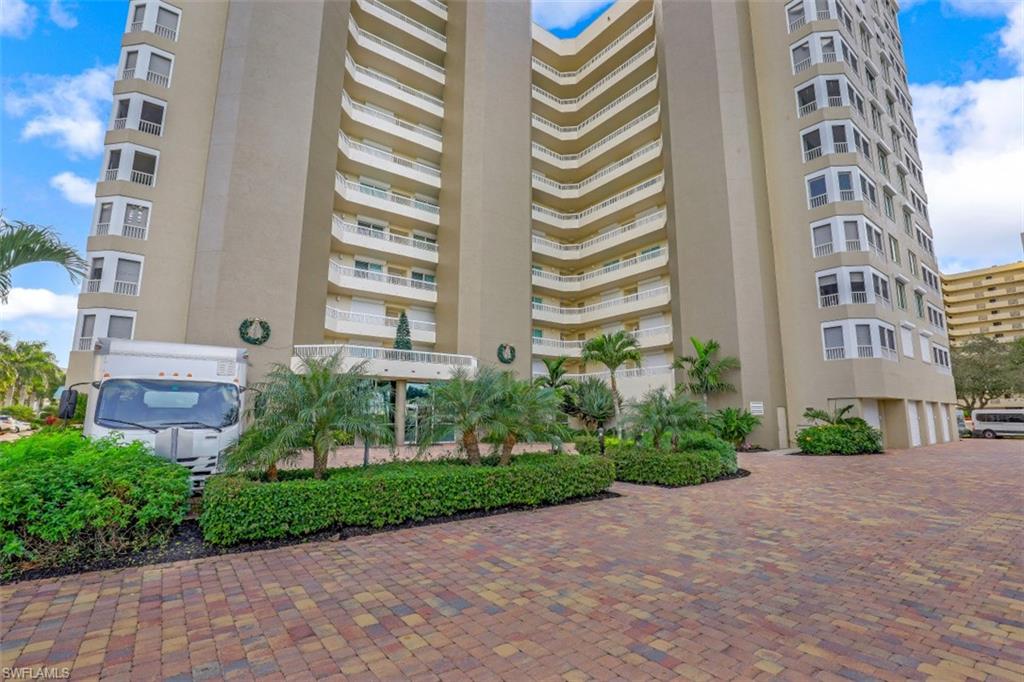 GULF BREEZE AT VANDERBILT - Residential Lease