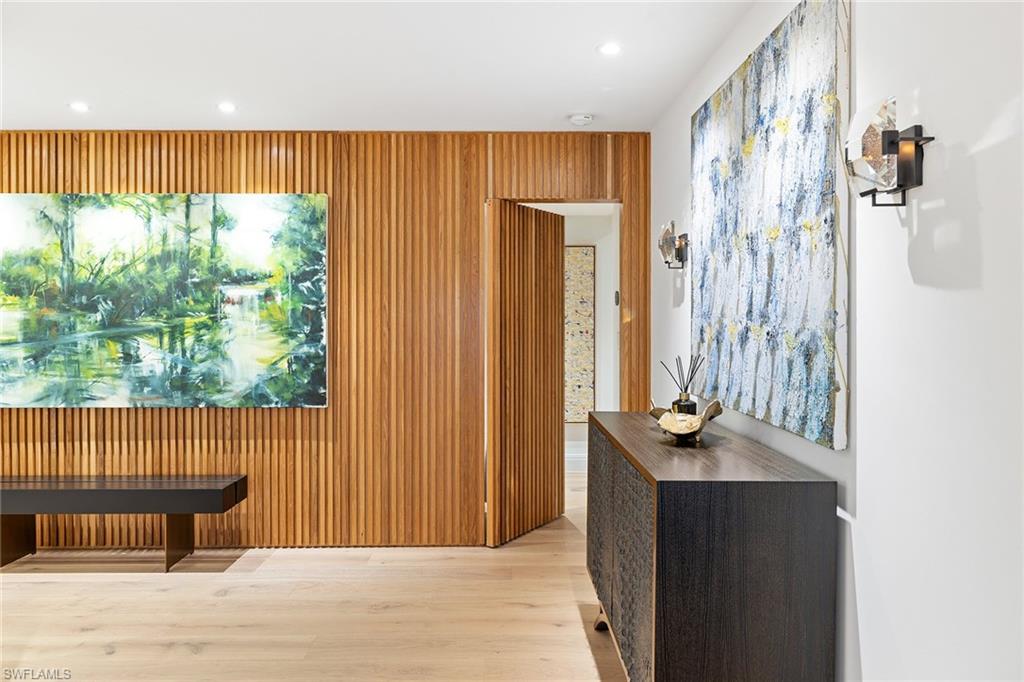 REGENCY TOWERS - Residential