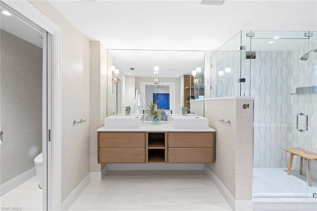 REGENCY TOWERS - Residential