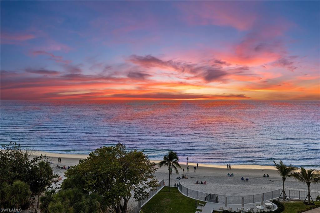 REGENCY TOWERS - Residential