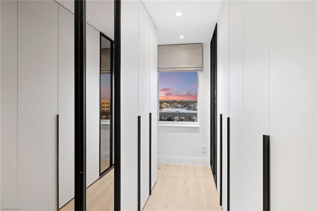 REGENCY TOWERS - Residential