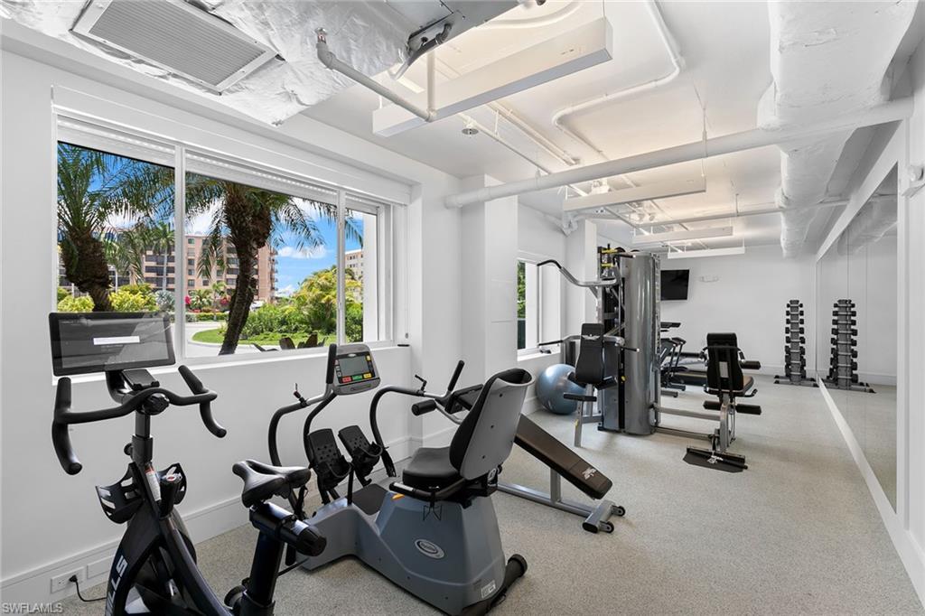 REGENCY TOWERS - Residential