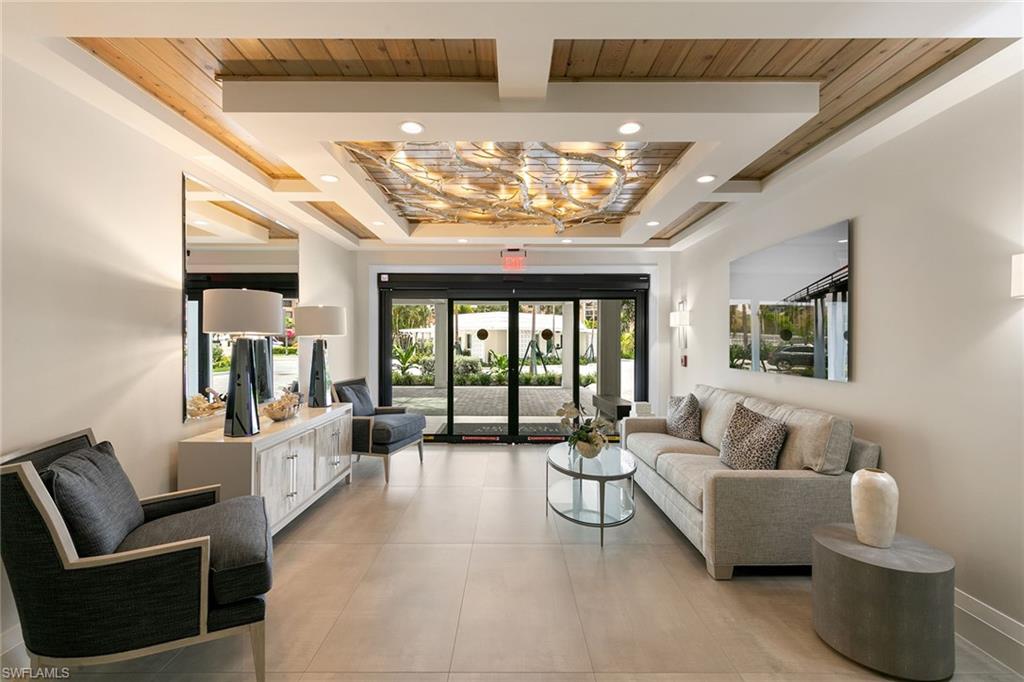 REGENCY TOWERS - Residential