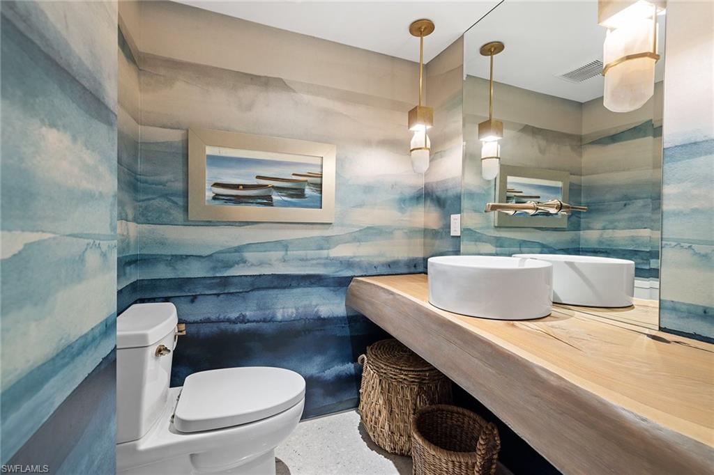 REGENCY TOWERS - Residential