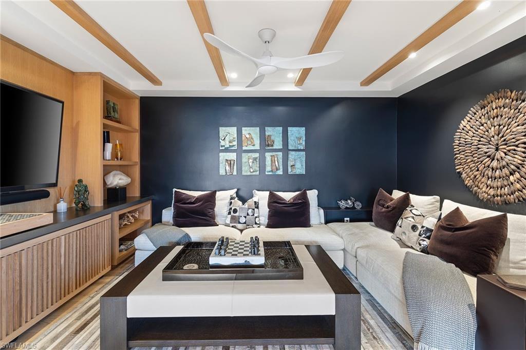 REGENCY TOWERS - Residential