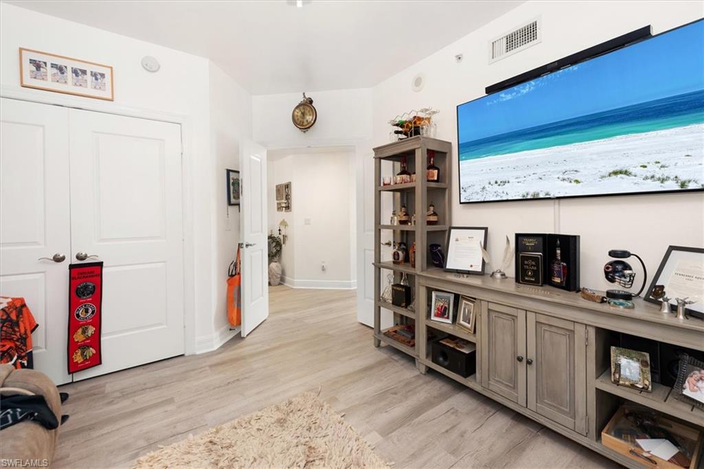 NORTH STAR YACHT CLUB - Residential