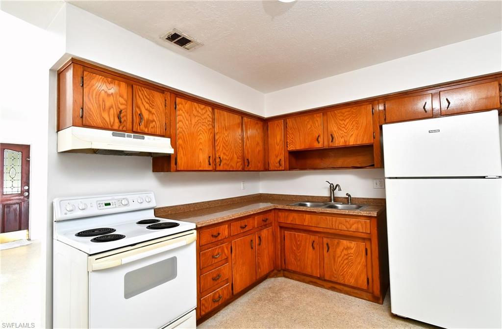 WILLOW LAKE - Residential