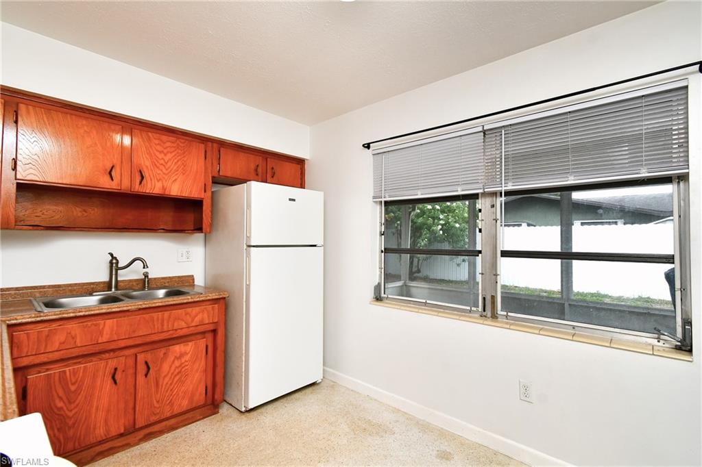 WILLOW LAKE - Residential