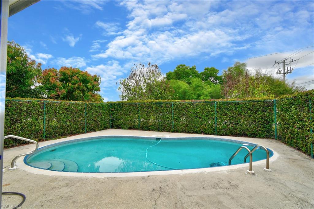 WILLOW LAKE - Residential