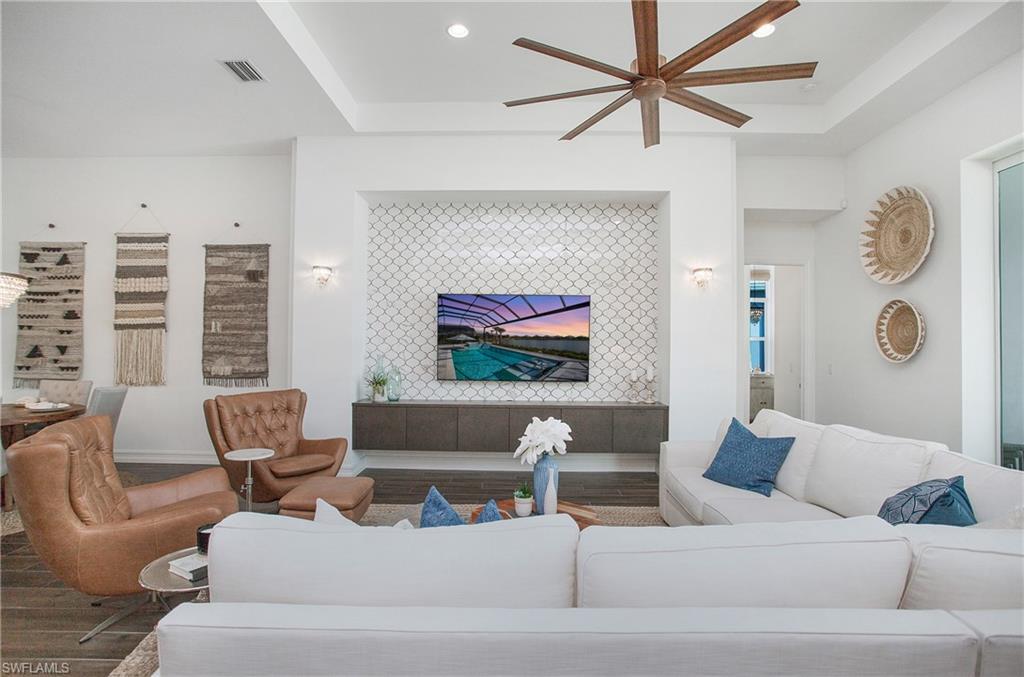 ISLES OF COLLIER PRESERVE - Residential