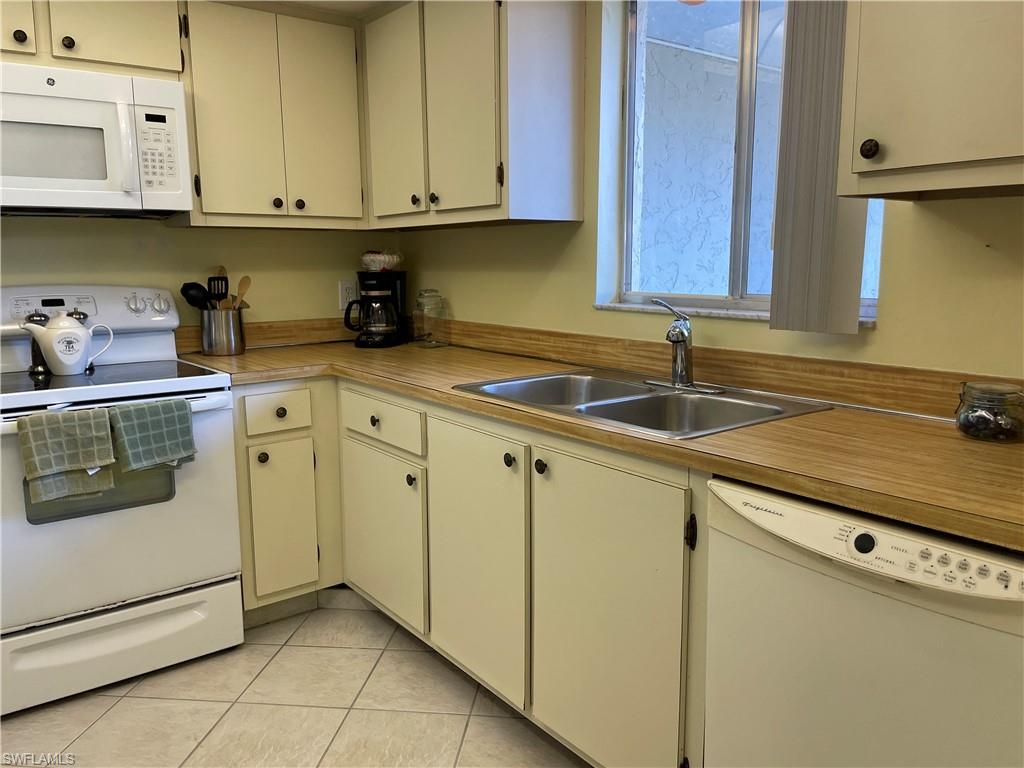 GOLF VIEW MANOR CONDO - Residential