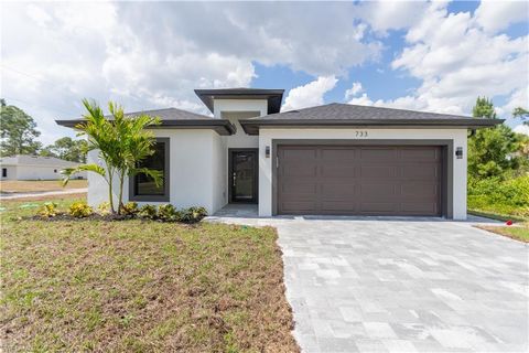 Photo of 733 Phelps ST E, LEHIGH ACRES, FL 33974 (MLS # 226017376)