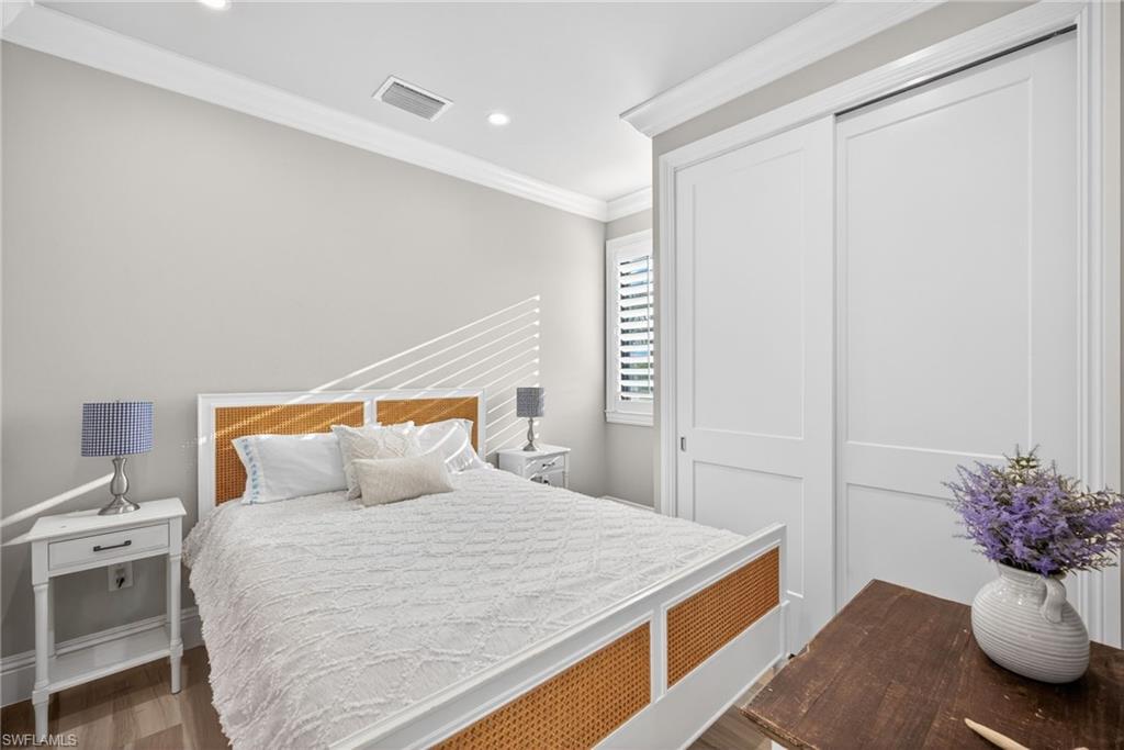 NAPLES PARK - Residential