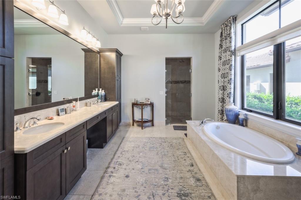 TRADITIONS - Residential