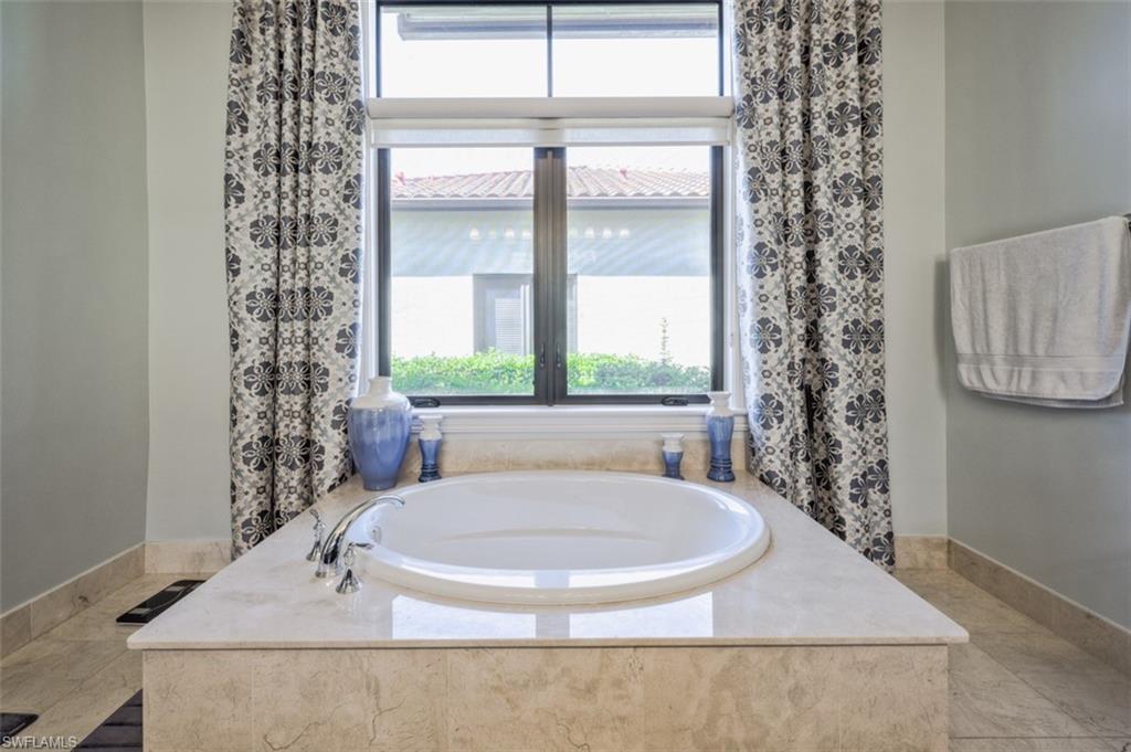 TRADITIONS - Residential