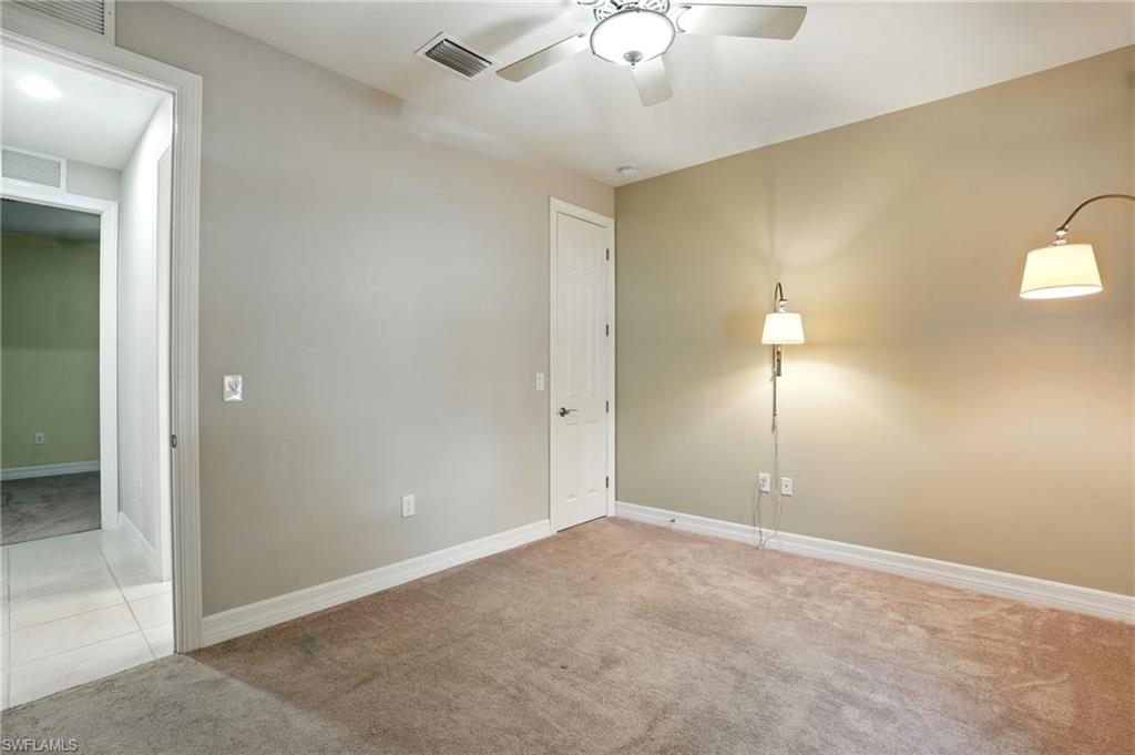 HAMPTON LAKES - Residential