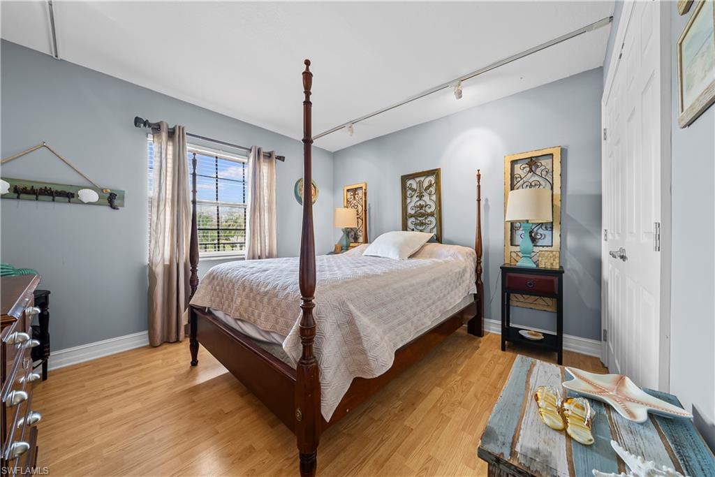 HAMMOCKS - Residential