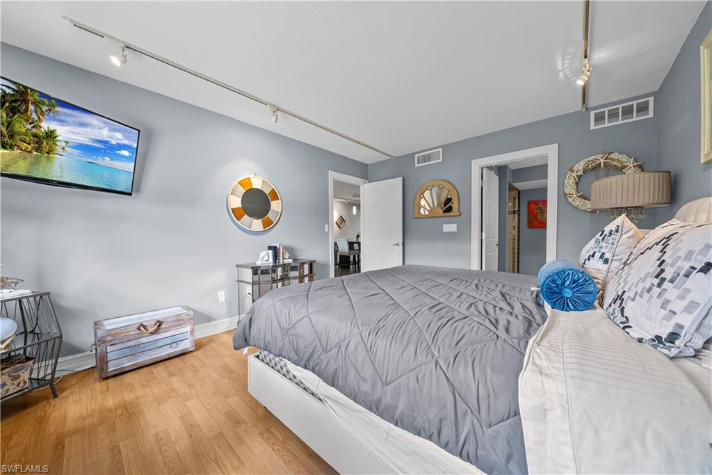 HAMMOCKS - Residential