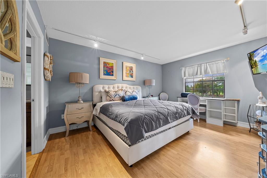 HAMMOCKS - Residential