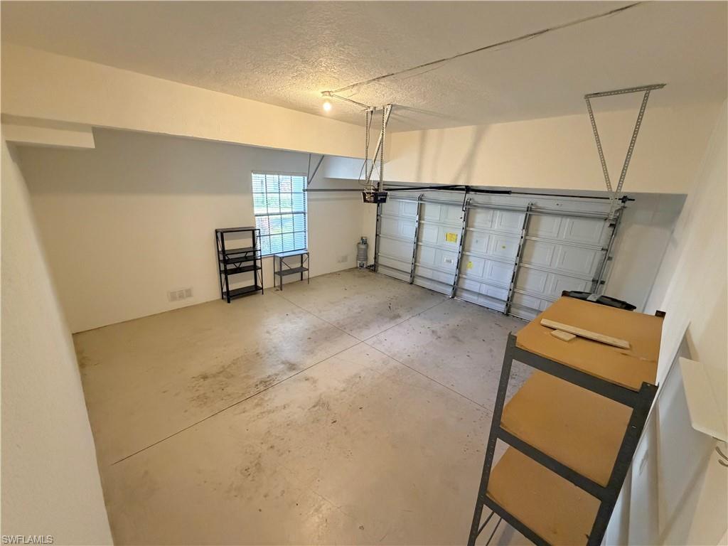 OAKWOOD CARRIAGE HOME - Residential