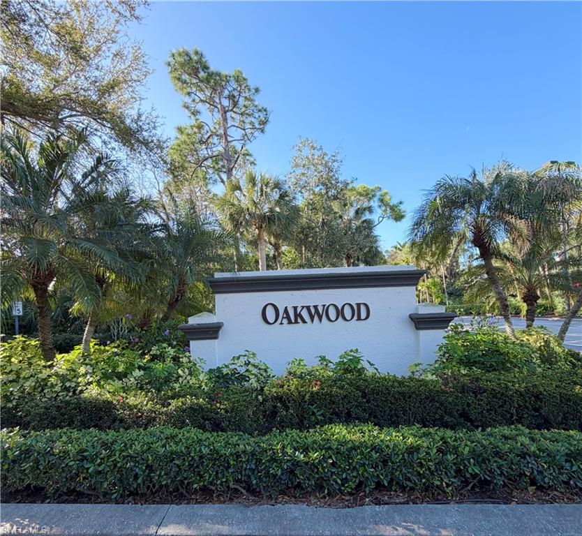OAKWOOD CARRIAGE HOME - Residential