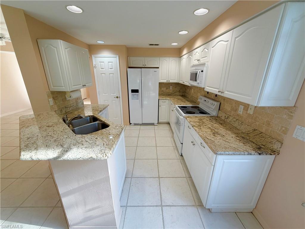 OAKWOOD CARRIAGE HOME - Residential