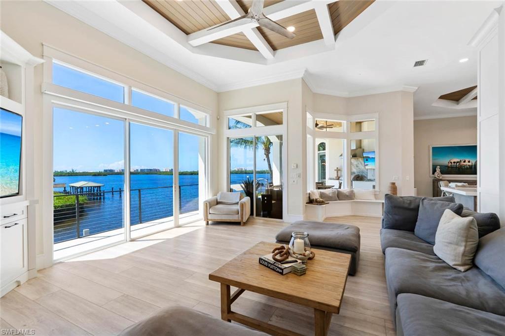 LITTLE HICKORY SHORES - Residential