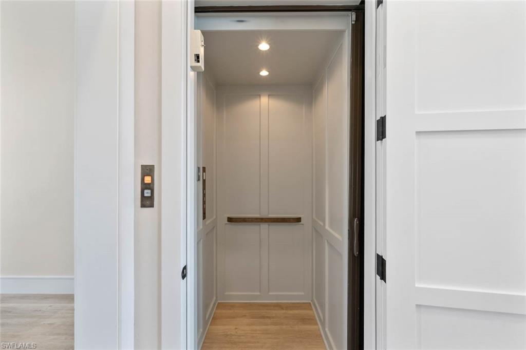 LITTLE HICKORY SHORES - Residential