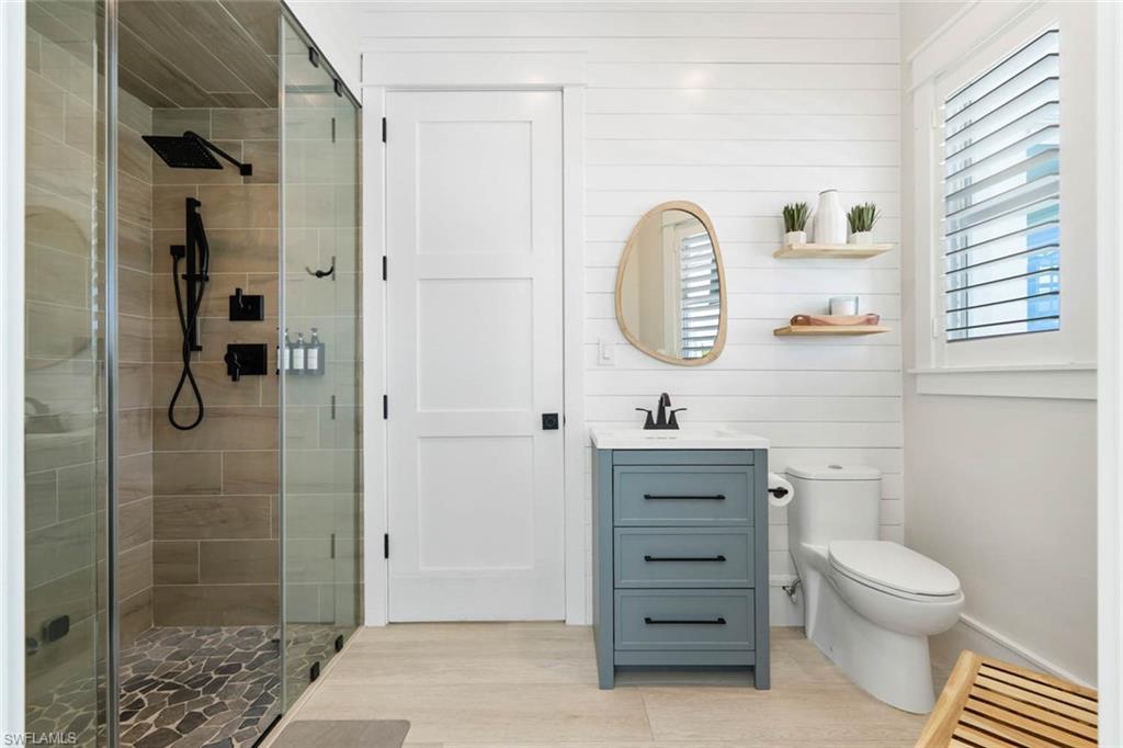 LITTLE HICKORY SHORES - Residential