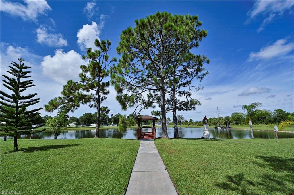 COUNTRY LAKES - Residential