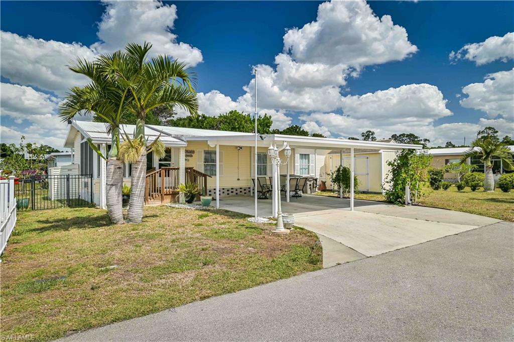 COUNTRY LAKES - Residential