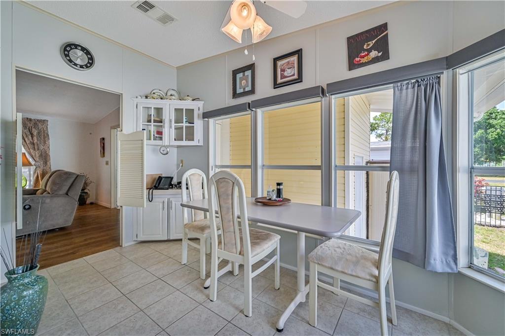 COUNTRY LAKES - Residential