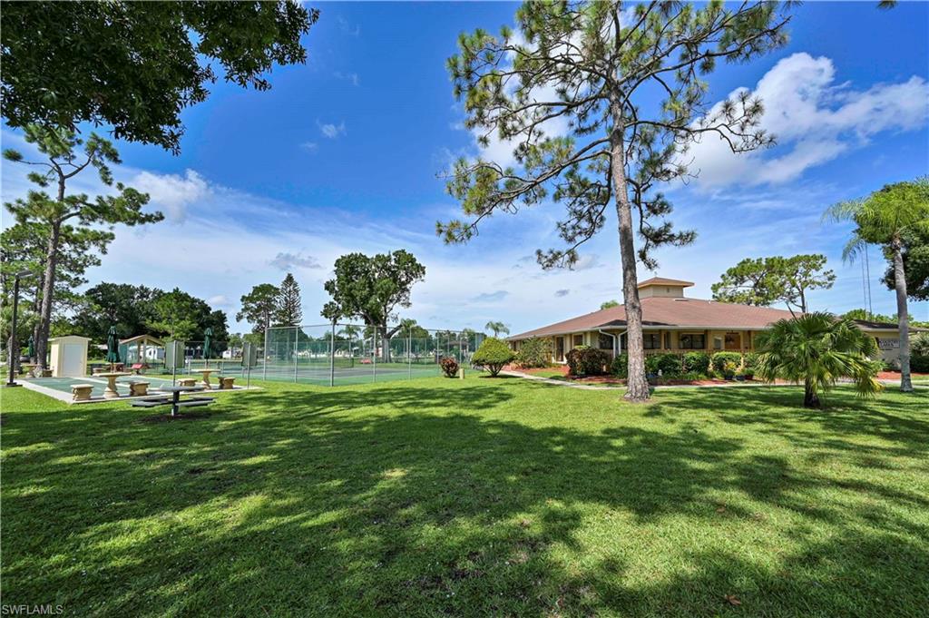 COUNTRY LAKES - Residential