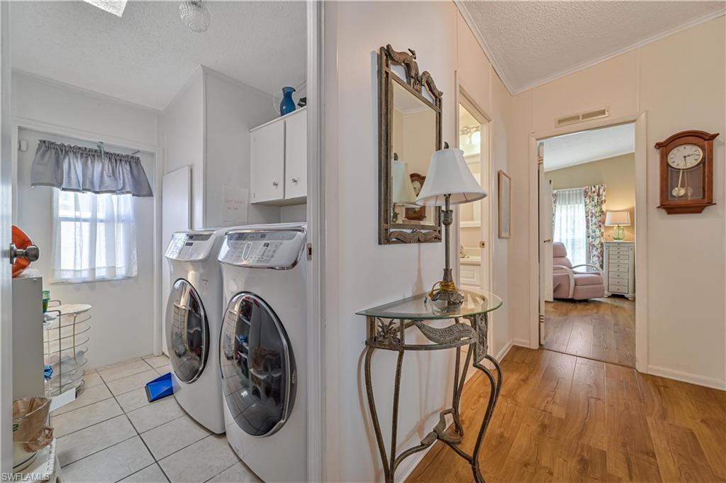 COUNTRY LAKES - Residential