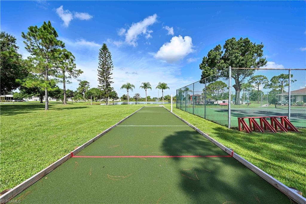 COUNTRY LAKES - Residential